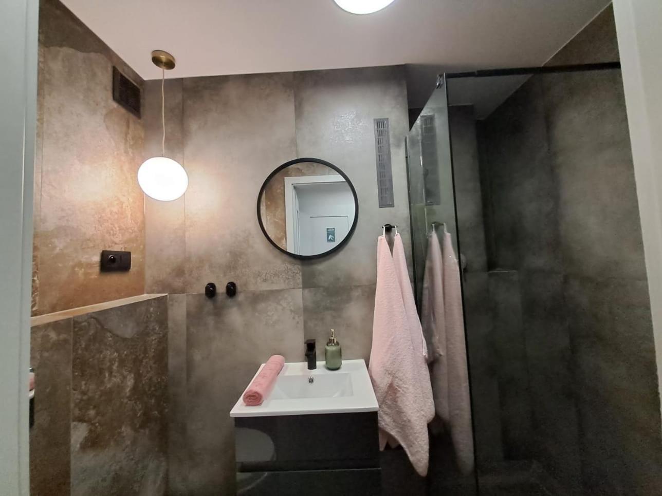 Dk Apartamenty Hotelove Gizycko Exterior photo