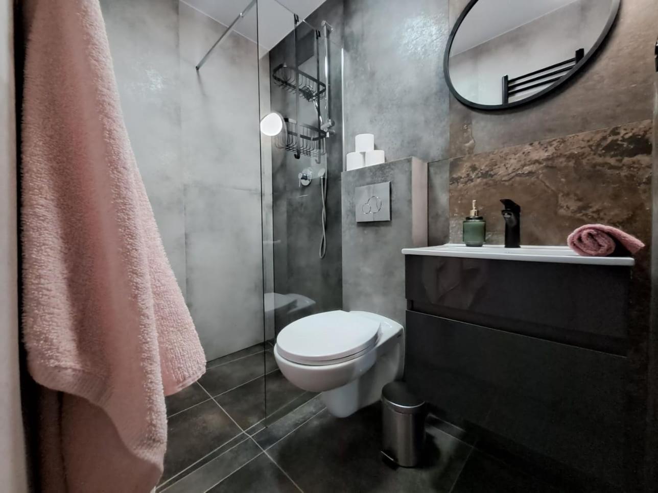 Dk Apartamenty Hotelove Gizycko Exterior photo